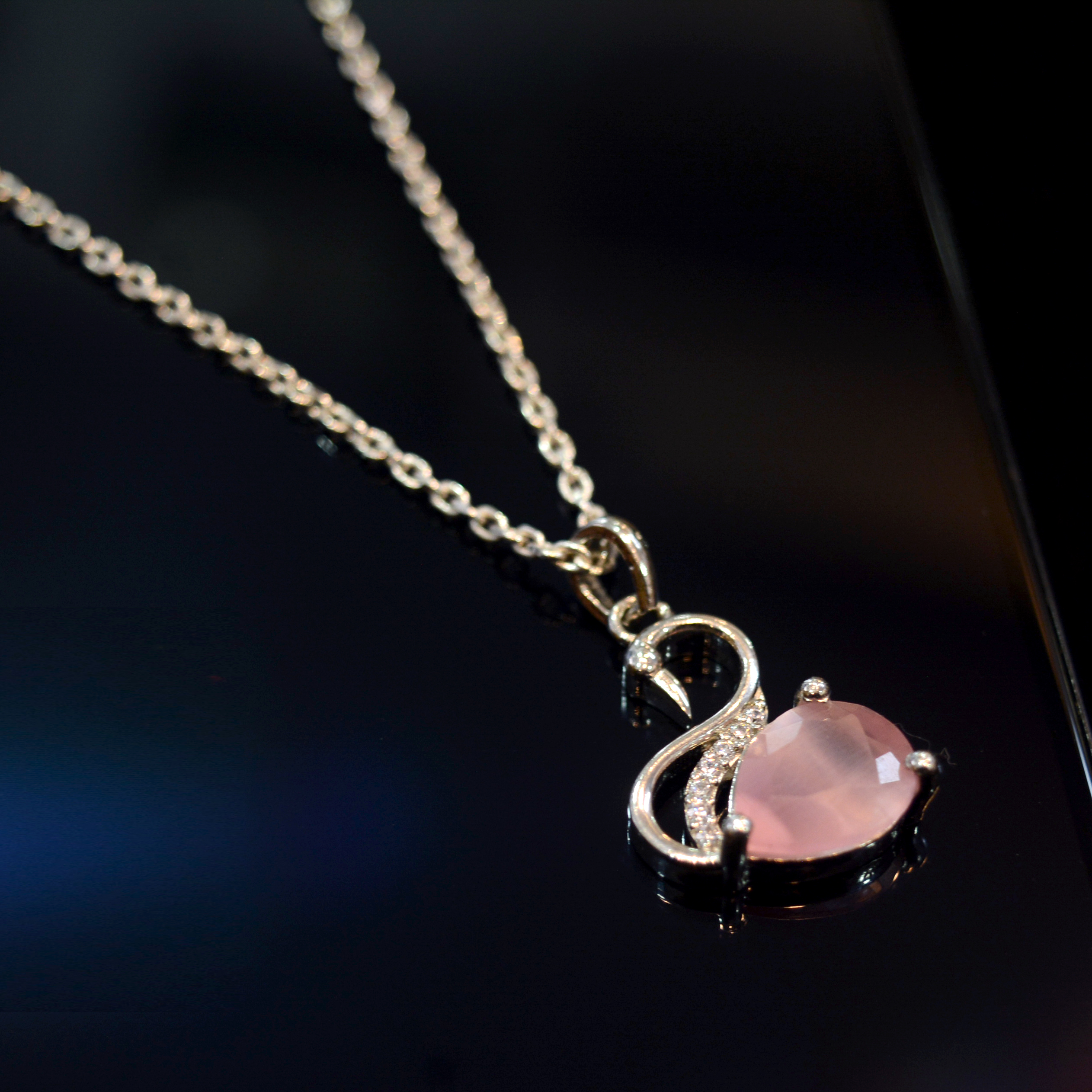 Swan Pendant Necklace in Silver VS LC 517 B